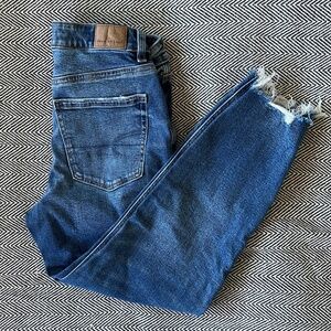 American Eage Strigid Mom Jean